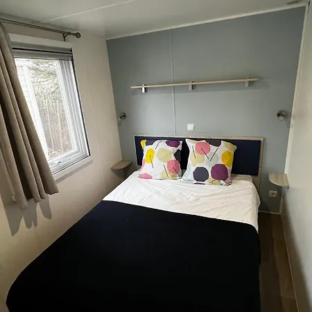 Mobil Homme Proche De La לה-גרו-דו-רואה