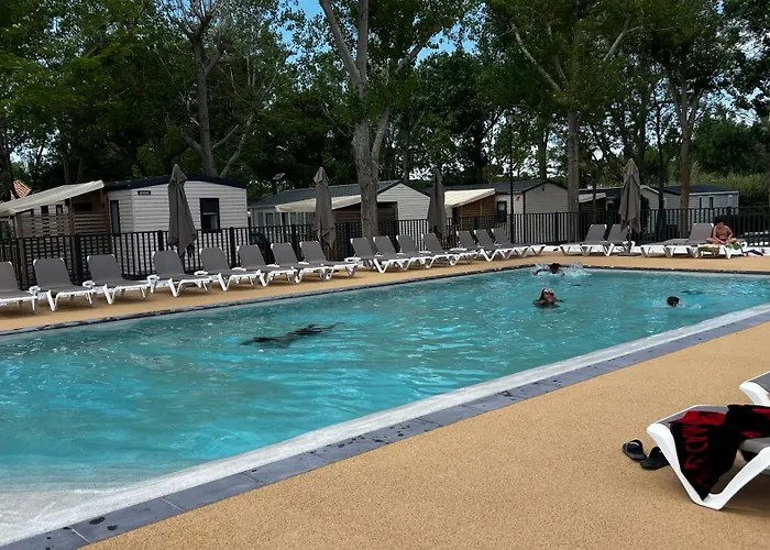 אתר קמפינג Mobil Homme Proche De La לה-גרו-דו-רואה